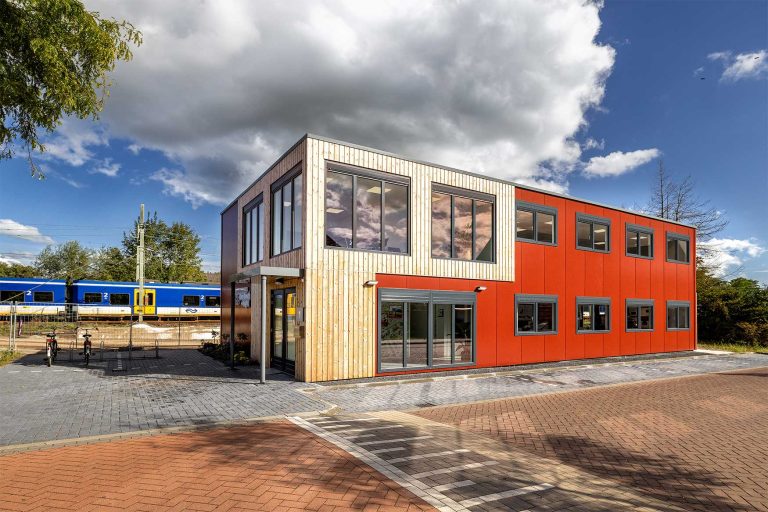 Afbeelding van kantoor ProRail met Wezenberg kozijnen in Vught